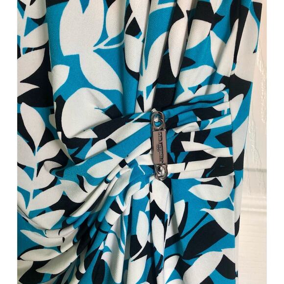 Karl Lagerfeld Paris Floral Print Tank w/ Ruching & Silver Logo Detail - Medium - Picture 3 of 6